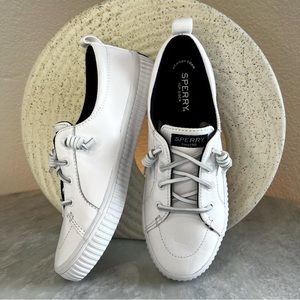 🛥️ Sperry NWOB Crest Vibe Leather Sneaker size 7.5